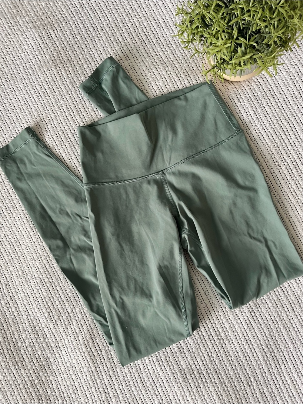 Wunder Under High-Rise Pant 28"
*Luxtreme in Tidewater Teal